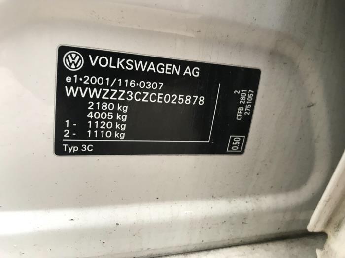 Volkswagen Passat Variant 2.0 TDI 16V 140 Samochód złomowany (2011, Bialy)