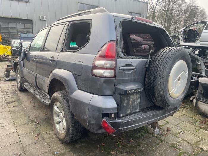 Toyota Land Cruiser 3.0 D-4D 16V Schrottauto (2006, Grau)