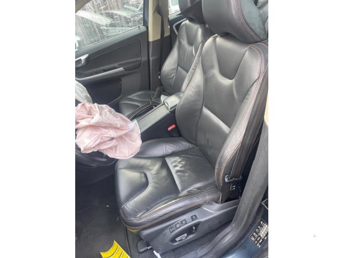 Volvo XC60 I 2.4 D5 20V AWD Épave (2008, Bleu)