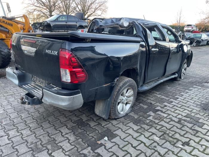Toyota Hilux V/VI 2.4 D4D-F 16V 4x4 Épave (2019, Noir)