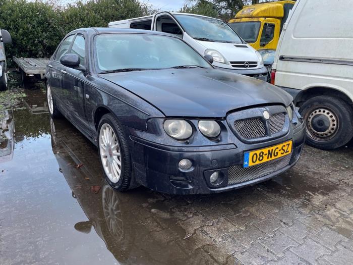 MG ZT 2.5 V6 190 Samochód złomowany (2003, Czarny)