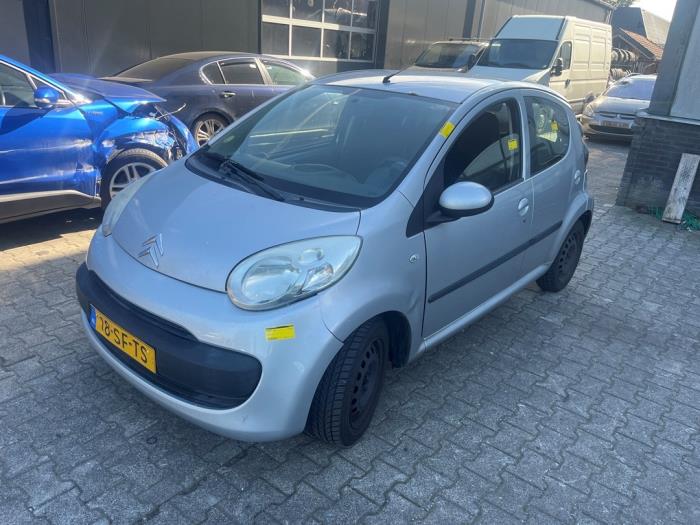 Citroen C1 1.0 12V Schrottauto (2005, Silbergrau)