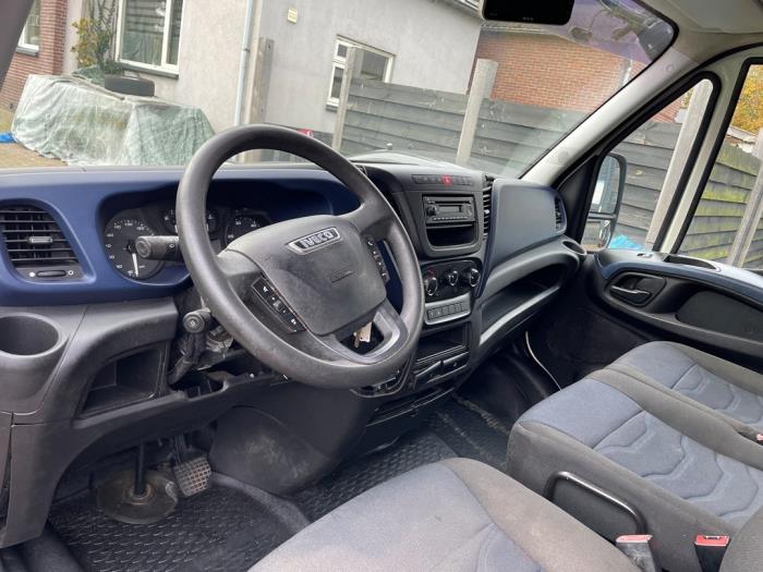 Iveco New Daily VI 35C18, 40C18, 50C18, 65C18, 70C18, 35S18 Samochód złomowany (2017, Bialy)