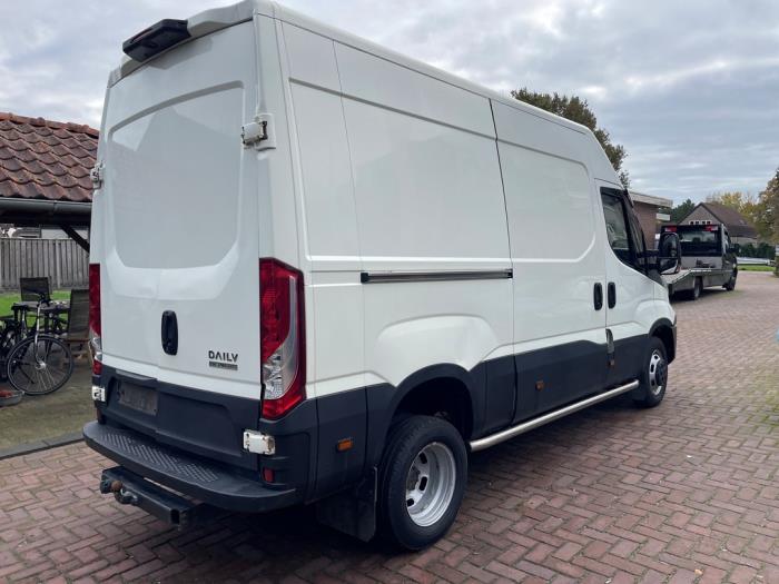 Iveco New Daily VI 35C18, 40C18, 50C18, 65C18, 70C18, 35S18 Samochód złomowany (2017, Bialy)