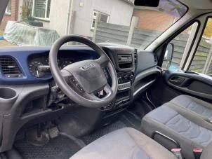 Iveco New Daily VI 35C18, 40C18, 50C18, 65C18, 70C18, 35S18 Samochód złomowany (2017, Bialy)