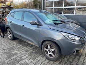 Hyundai iX35 2.0 CRDi 16V 4x4 Vehículo de desguace (2013, Gris)