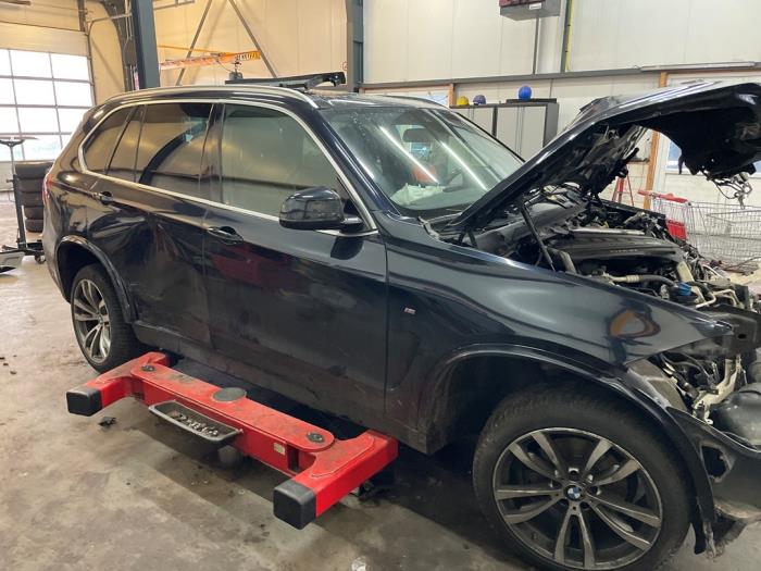 BMW X5 xDrive 35d 3.0 24V Samochód złomowany (2014, Czarny)