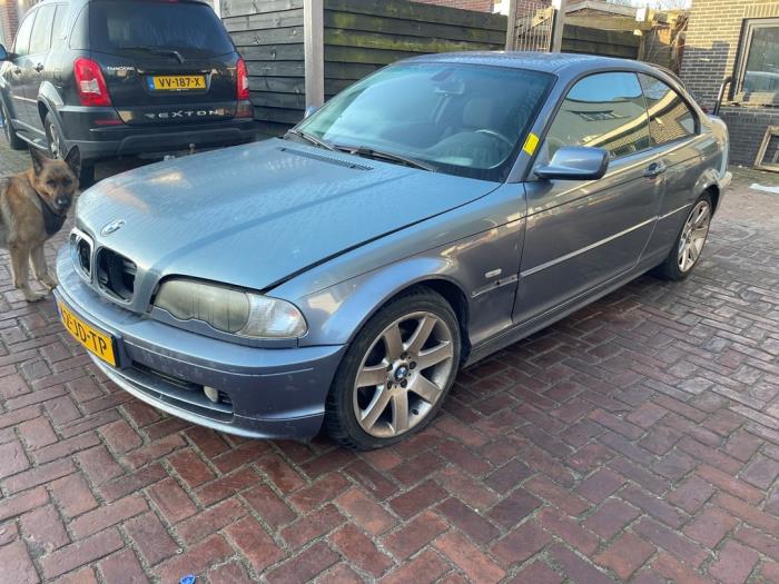 BMW 3 serie 318 Ci 16V Épave (2002, Bleu)