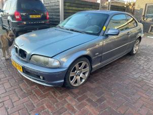 BMW 3 serie 318 Ci 16V Épave (2002, Bleu)