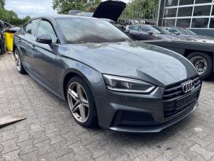 Audi A5 Sportback 2.0 40 TFSI Mild Hybrid 16V Vehículo de desguace (2018, Gris)