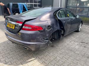 Jaguar XF 4.2 S V8 32V Vehículo de desguace (2010, Gris)
