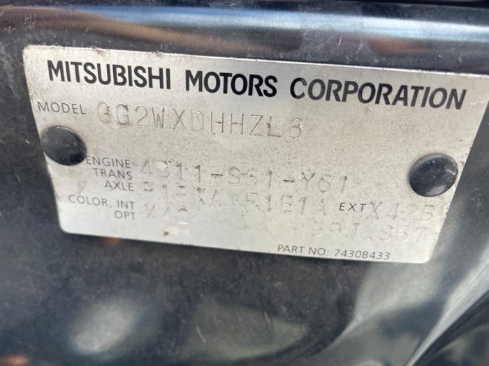 Mitsubishi Outlander 2.0 16V PHEV 4x4 Vehículo de desguace (2014, Negro)