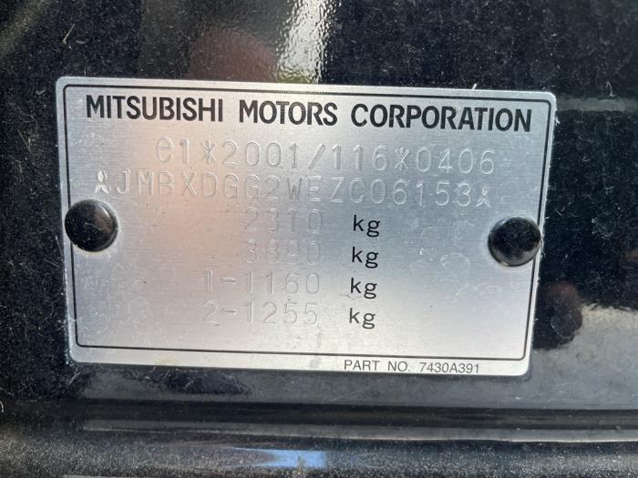 Mitsubishi Outlander 2.0 16V PHEV 4x4 Vehículo de desguace (2014, Negro)