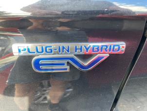 Mitsubishi Outlander 2.0 16V PHEV 4x4 Vehículo de desguace (2014, Negro)