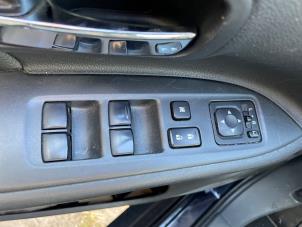 Mitsubishi Outlander 2.0 16V PHEV 4x4 Vehículo de desguace (2014, Negro)