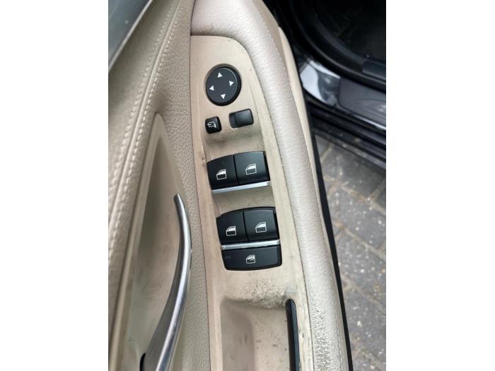 BMW 5 serie Touring 528i 24V Vehículo de desguace (2012, Negro)