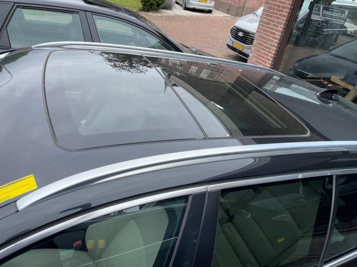 BMW 5 serie Touring 528i 24V Vehículo de desguace (2012, Negro)