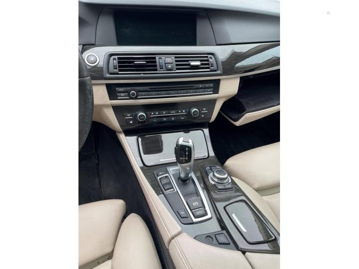 BMW 5 serie Touring 528i 24V Vehículo de desguace (2012, Negro)