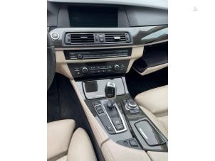 BMW 5 serie Touring 528i 24V Vehículo de desguace (2012, Negro)