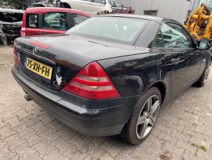 Mercedes SLK 2.0 200 K 16V Vehículo de desguace (2000, Negro)