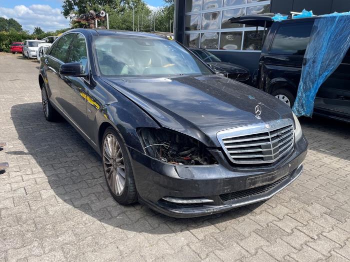 Mercedes S 3.0 S-320 CDI 24V Vehículo de desguace (2010, Negro)