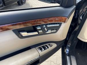 Mercedes S 3.0 S-320 CDI 24V Vehículo de desguace (2010, Negro)