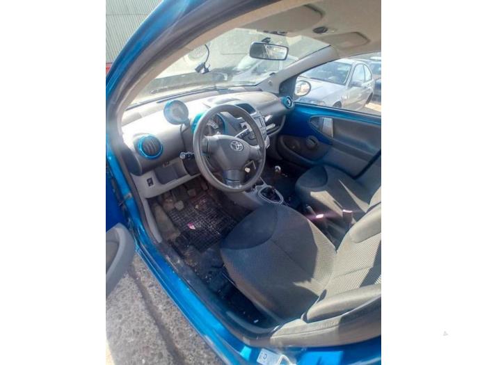 Toyota Aygo 1.0 12V VVT-i Schrottauto (2009, Blau)