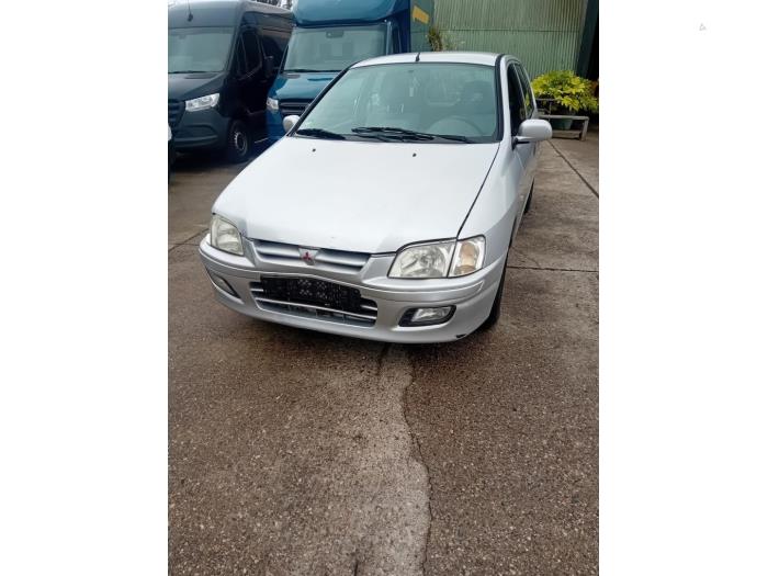 Mitsubishi Space Star 1.3 16V Vehículo de desguace (2001, Gris)