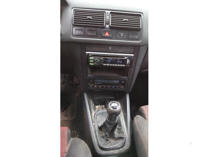 Volkswagen Golf IV 1.8 20V Schrottauto (1998, Grau)