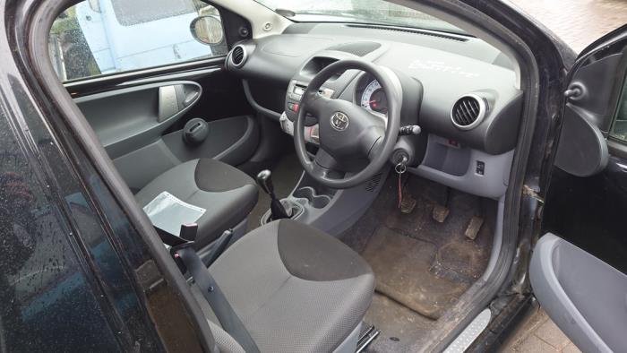 Toyota Aygo 1.0 12V VVT-i Épave (2006, Noir)