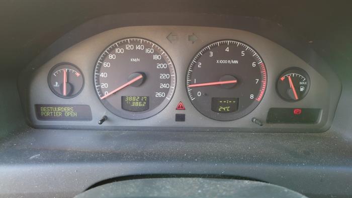 Volvo V70 2.4 T 20V Épave (2001, Gris)