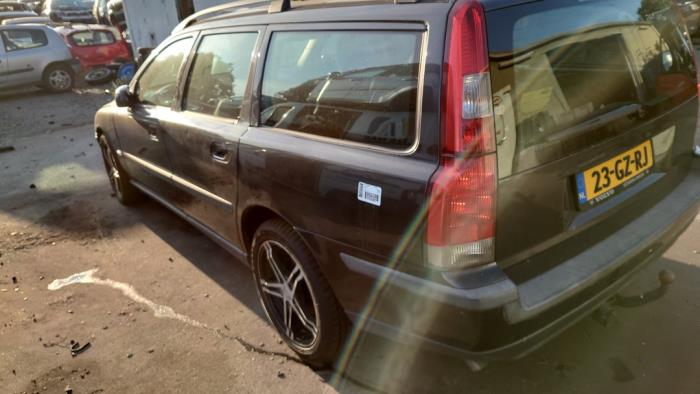 Volvo V70 2.4 T 20V Épave (2001, Gris)