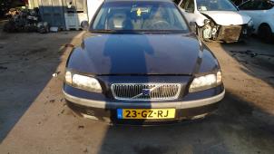 Volvo V70 2.4 T 20V Épave (2001, Gris)