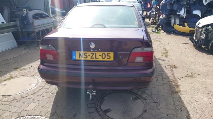 BMW 5 serie 523i 24V Épave (1996, Rouge)