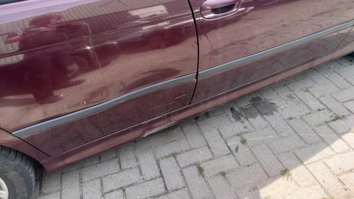 BMW 5 serie 523i 24V Épave (1996, Rouge)