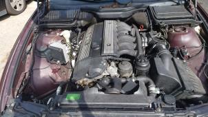 BMW 5 serie 523i 24V Épave (1996, Rouge)