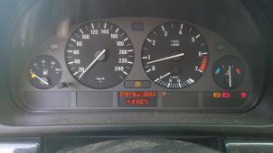 BMW 5 serie 523i 24V Épave (1996, Rouge)