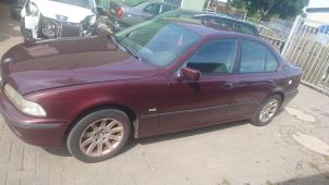 BMW 5 serie 523i 24V Épave (1996, Rouge)