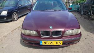 BMW 5 serie 523i 24V Épave (1996, Rouge)
