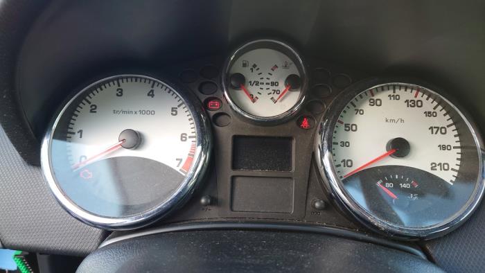 Peugeot 207 SW 1.4 16V Vti Épave (2008, Gris)