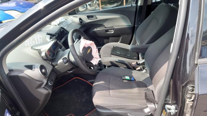 Chevrolet Aveo 1.3 D 16V Épave (2012, Noir)