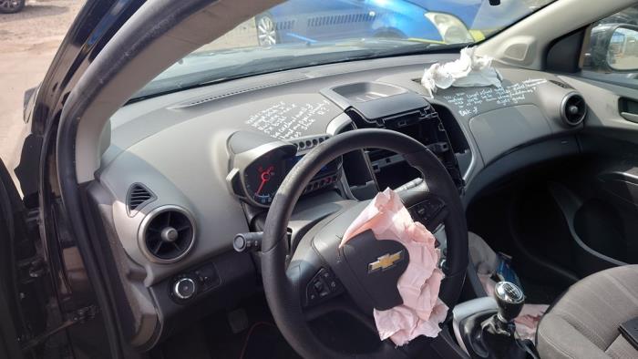 Chevrolet Aveo 1.3 D 16V Épave (2012, Noir)