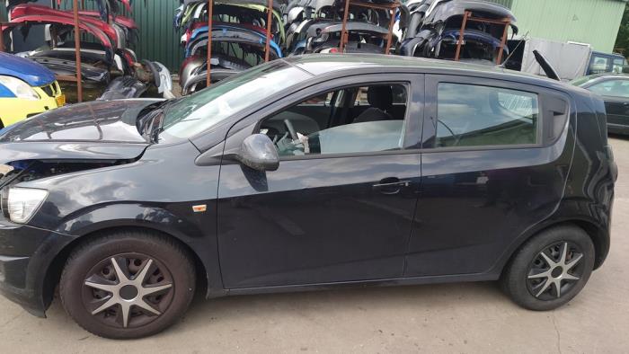 Chevrolet Aveo 1.3 D 16V Épave (2012, Noir)