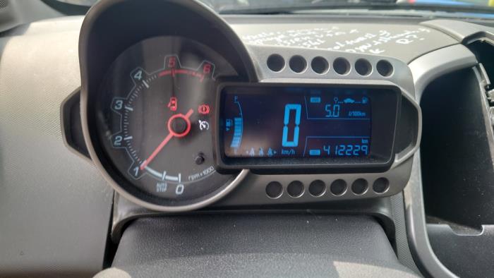 Chevrolet Aveo 1.3 D 16V Épave (2012, Noir)