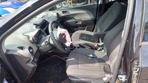 Chevrolet Aveo 1.3 D 16V Épave (2012, Noir)