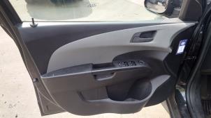 Chevrolet Aveo 1.3 D 16V Épave (2012, Noir)