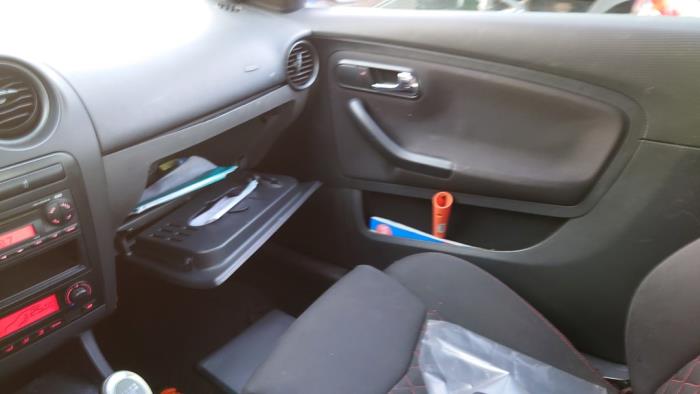 Seat Ibiza III 1.6 16V Vehículo de desguace (2007, Negro)