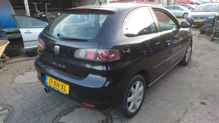 Seat Ibiza III 1.6 16V Vehículo de desguace (2007, Negro)
