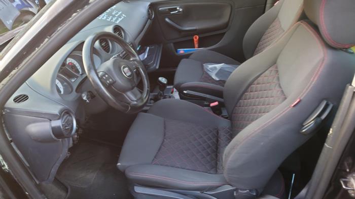 Seat Ibiza III 1.6 16V Vehículo de desguace (2007, Negro)