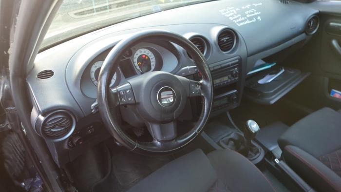 Seat Ibiza III 1.6 16V Vehículo de desguace (2007, Negro)